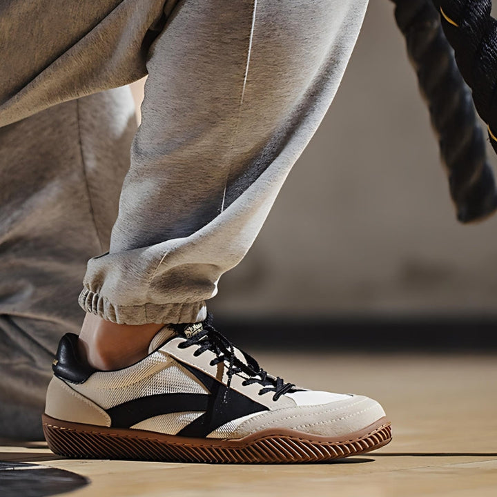 Retro Inspired Classic Sneakers with Timeless Design for Men