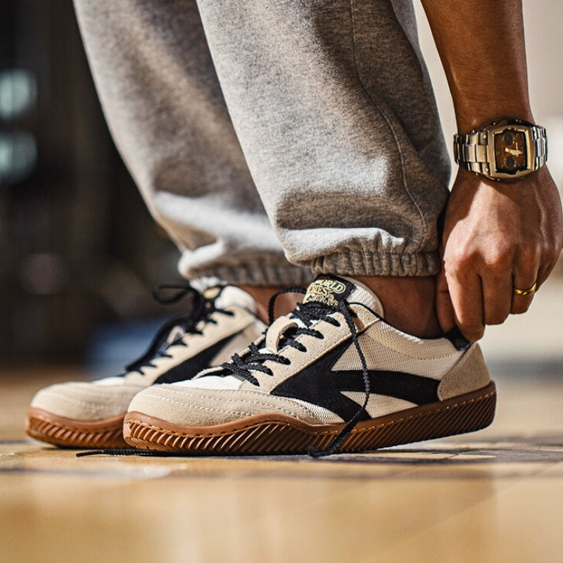 Retro Inspired Classic Sneakers with Timeless Design for Men