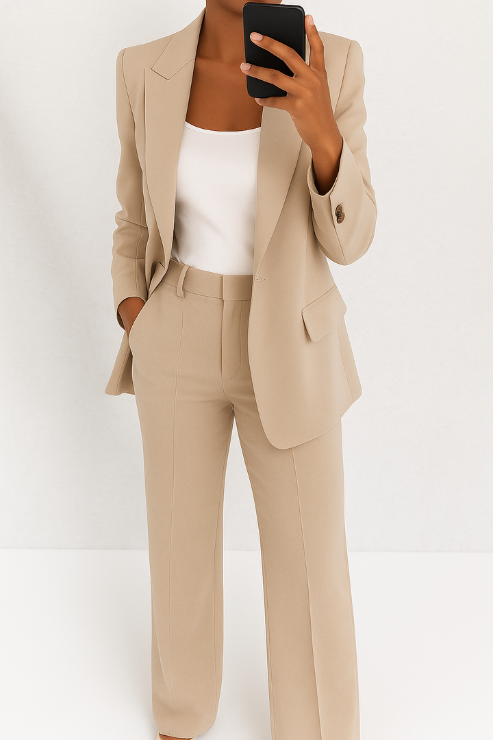 Tailored Suit Set with Blazer and Matching Trousers for Women