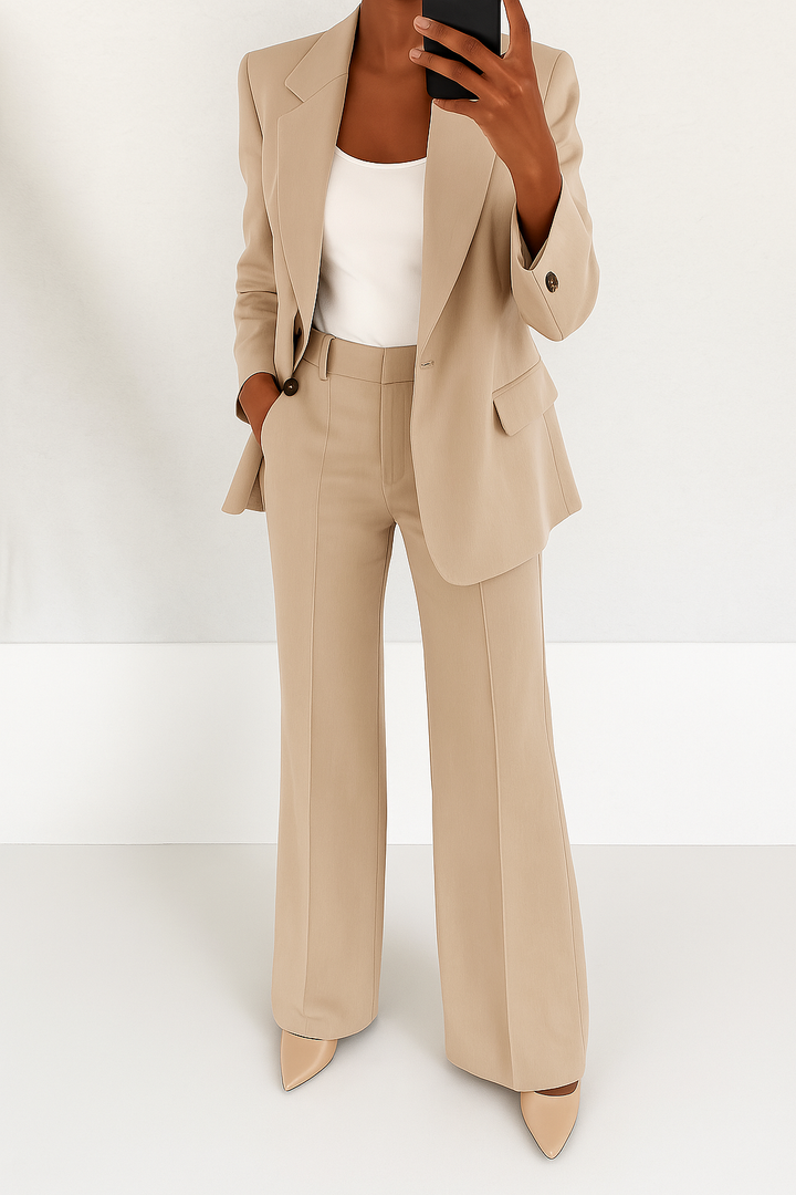 Tailored Suit Set with Blazer and Matching Trousers for Women