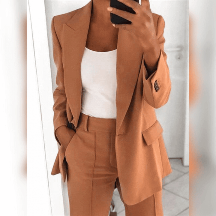 Elegant 2-part suit for women 4