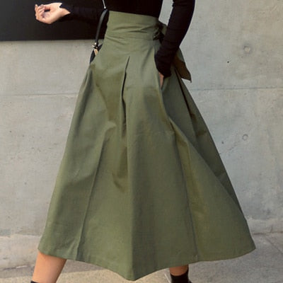 High Waist Midi Skirt with Clean Lines and Flowing Shape for Women