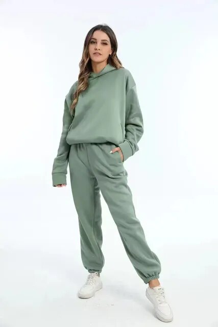 Hood sweater and jogging pants set for women 0