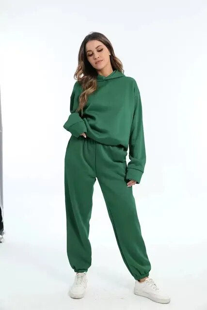 Hood sweater and jogging pants set for women 1