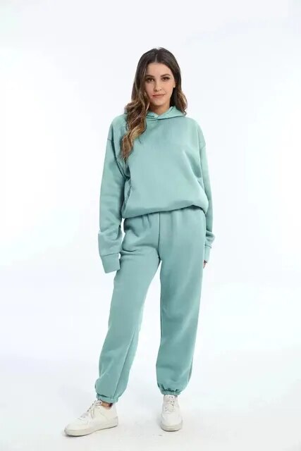 Hood sweater and jogging pants set for women 2