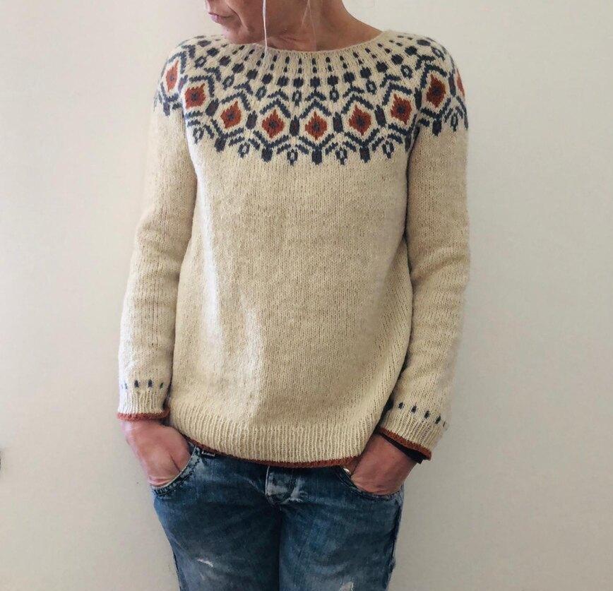 Isla - unique sweater 0