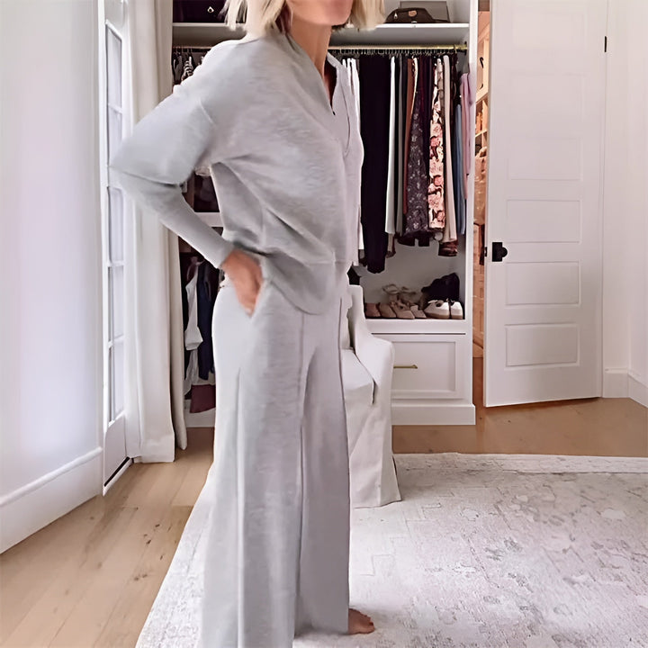 Julia | 2-piece women's tracksuit set 2