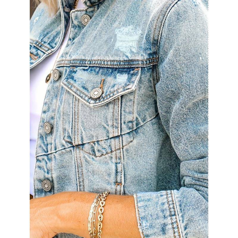 Casual Jacket with Distressed Details and Modern Cut for Women