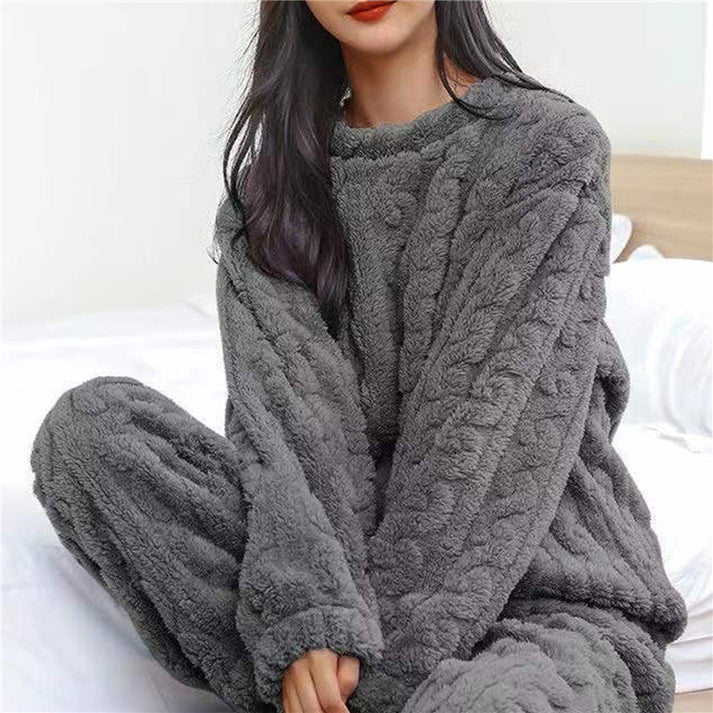 Pyjama set made of flannel for women-cozy and stylish for home 3