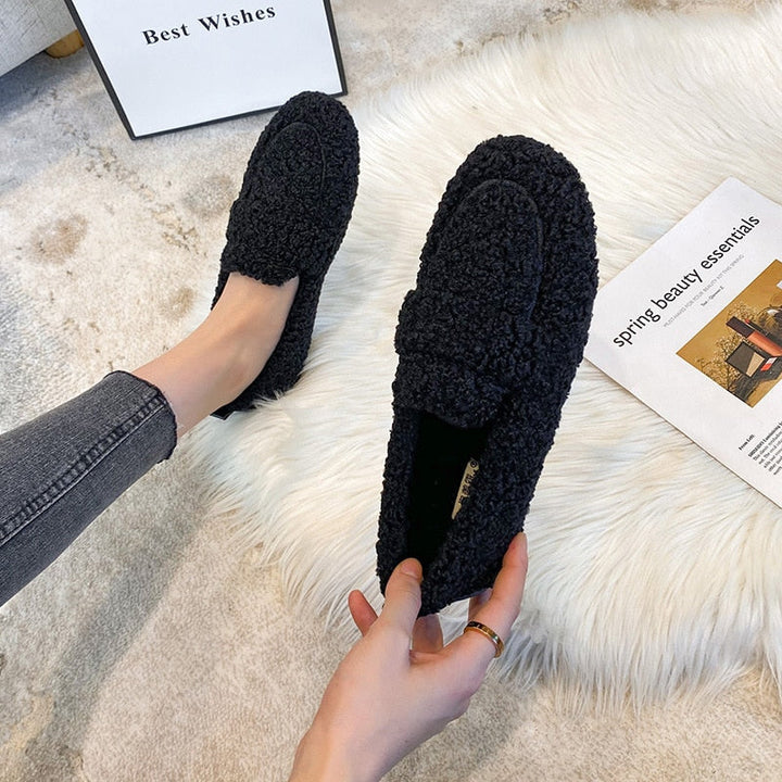 Indoor Slipper Shoes with Padded Design for Women