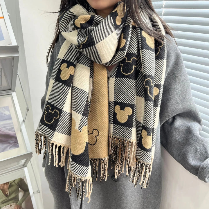 Schal for women with a sweet cartoon mickey motif, soft and warm 4