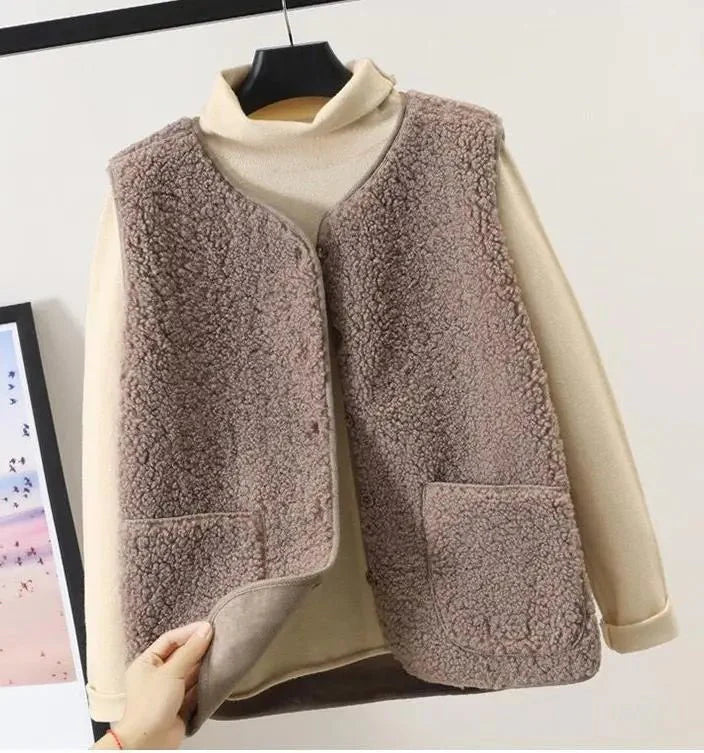 Dione plush vest 6