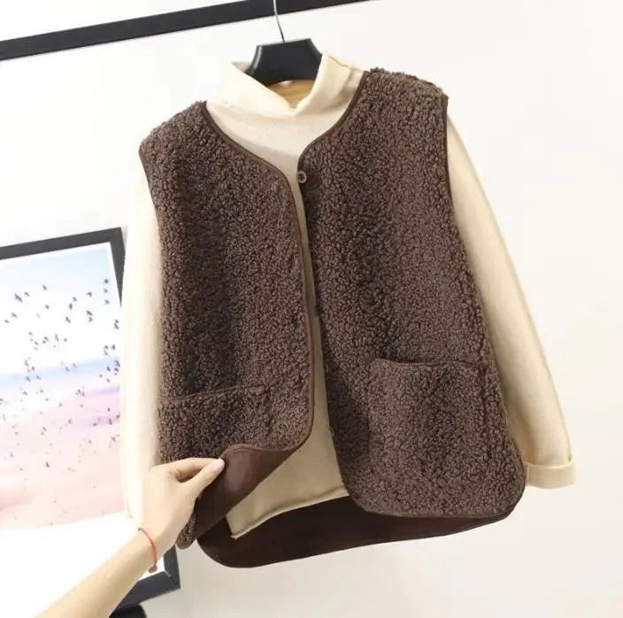Dione plush vest 1